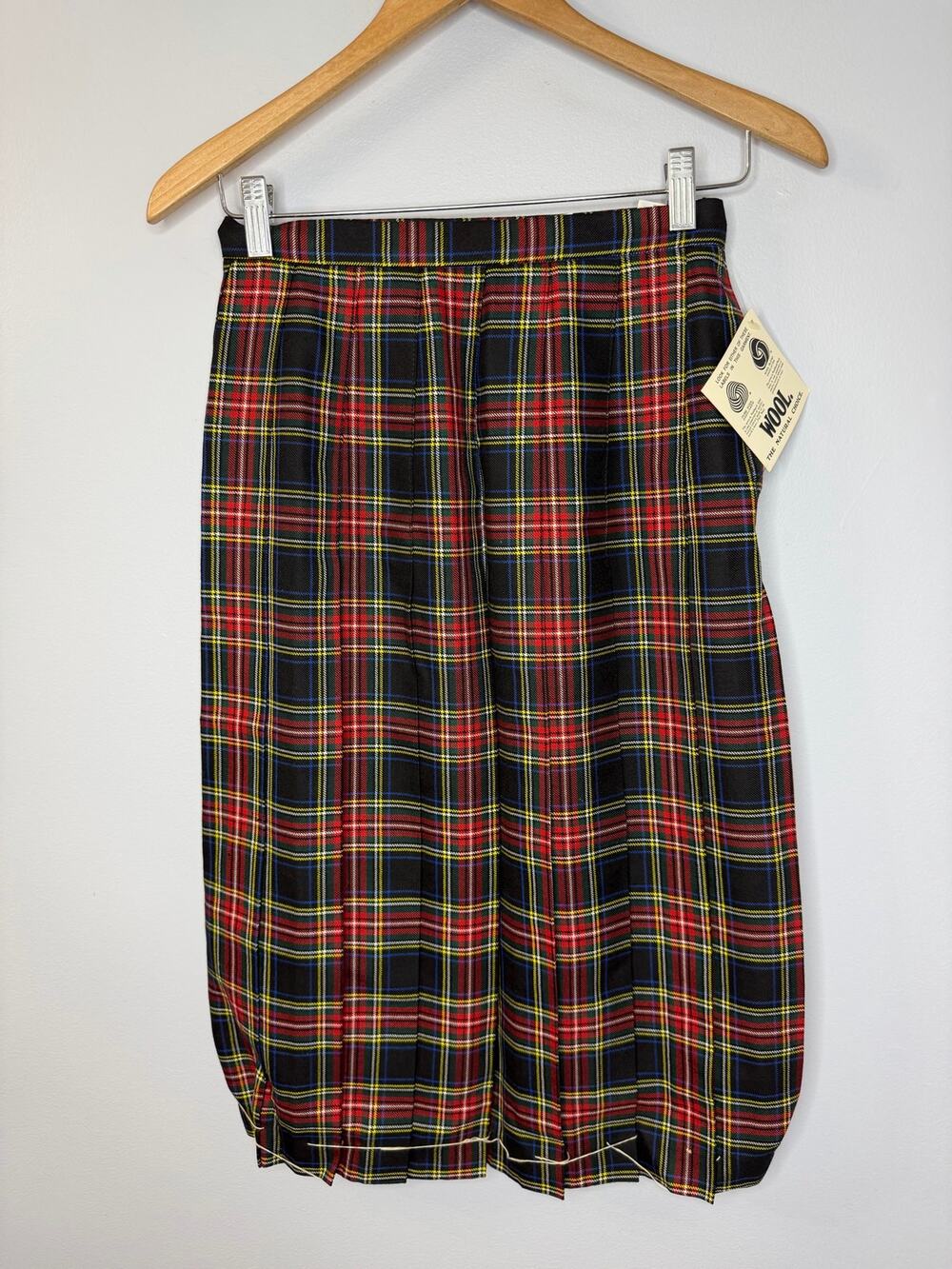 Vintage Saks Fifth Avenue The Natural Choice Red Plaid Wool Skirt Sz 8 Japan